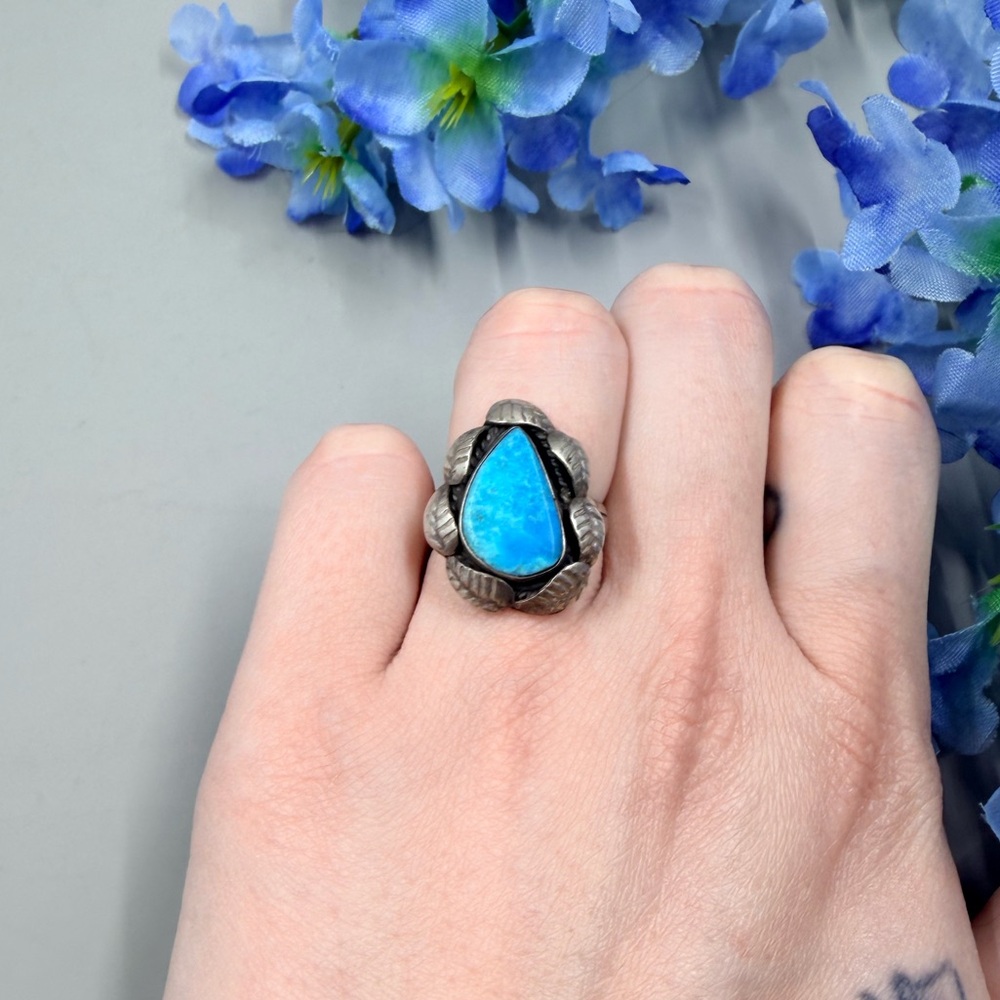 Vintage Navajo Silver and Blue Turquoise Teardrop Ring Size 7